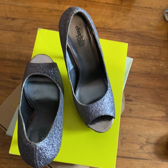 Heels - Picture 2 of 4